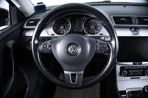 Седан Volkswagen Passat 2011 года, 899000 рублей, Пермь
