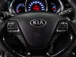 Хетчбэк Kia Ceed 2017 года, 1210000 рублей, Тюмень