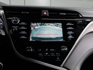 Седан Toyota Camry 2017 года, 2250000 рублей, Тюмень