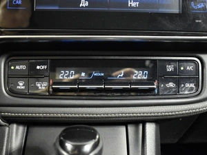 Седан Toyota Corolla 2018 года, 1698100 рублей, Казань