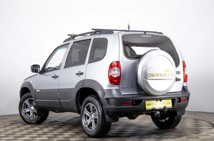 Внедорожник Chevrolet Niva 2015 года, 739000 рублей, Пермь