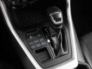 Внедорожник Toyota RAV4 2021 года, 3499000 рублей, Тюмень