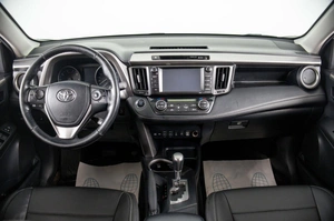 Внедорожник Toyota RAV4 2017 года, 2799000 рублей, Пермь