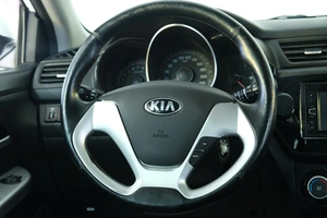 Хетчбэк Kia Rio 2015 года, 1159000 рублей, Омск