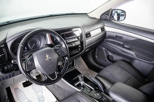 Внедорожник Mitsubishi Outlander 2017 года, 1859000 рублей, Пермь