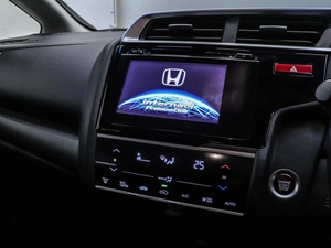 Хетчбэк Honda Fit 2013 года, 990000 рублей, Красноярск