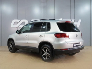 Внедорожник Volkswagen Tiguan 2011 года, 1399000 рублей, Воронеж