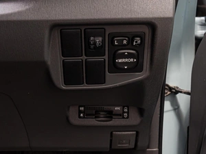 Лифтбек Toyota Prius 2011 года, 1365000 рублей, Краснодар