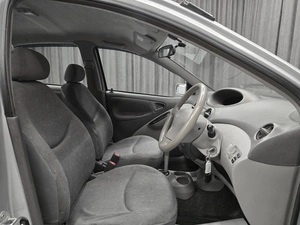 Седан Toyota Platz 2000 года, 420000 рублей, Красноярск