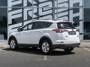 Внедорожник Toyota RAV4 2017 года, 1598000 рублей, Краснодар