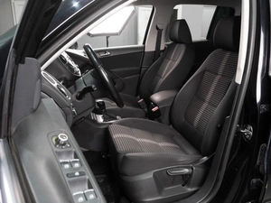 Внедорожник Volkswagen Tiguan 2010 года, 1099000 рублей, Тюмень