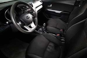 Хетчбэк Kia Rio 2013 года, 819000 рублей, Сургут