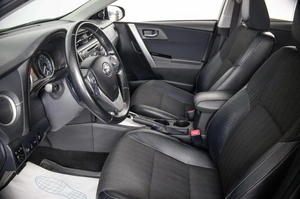 Хетчбэк Toyota Auris 2013 года, 1229000 рублей, Пермь