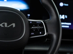 Минивэн Kia Carnival 2023 года, 4935046 рублей, Москва