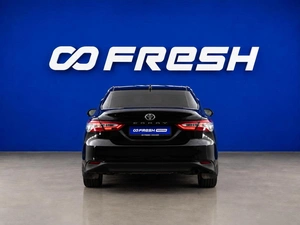Седан Toyota Camry 2020 года, 2890000 рублей, Москва
