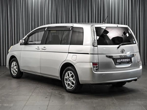 Минивэн Toyota Isis 2011 года, 999000 рублей, Ставрополь