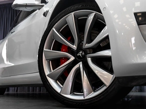 Седан Tesla Model 3 2019 года, 3769000 рублей, Тюмень