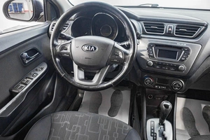 Седан Kia Rio 2013 года, 969000 рублей, Барнаул