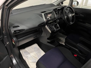 Минивэн Toyota Wish 2012 года, 1249000 рублей, Красноярск