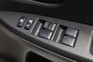 Хетчбэк Toyota Ractis 2010 года, 989000 рублей, Новосибирск