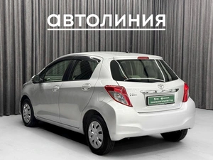 Хетчбэк Toyota Vitz 2013 года, 690000 рублей, Красноярск