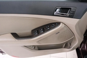 Седан Kia Optima 2012 года, 1399000 рублей, Красноярск