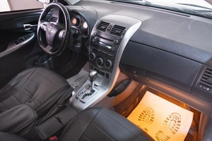 Седан Toyota Corolla 2011 года, 1089000 рублей, Томск