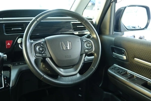 Минивэн Honda Stepwgn Spada 2017 года, 2129000 рублей, Омск