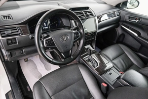 Седан Toyota Camry 2018 года, 1849000 рублей, Красноярск