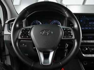 Седан Hyundai Sonata 2019 года, 1650000 рублей, Ростов-на-Дону