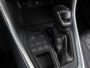 Внедорожник Toyota RAV4 2020 года, 3549000 рублей, Саратов
