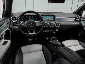 Хетчбэк Mercedes-benz A-класс 2018 года, 2690000 рублей, Краснодар