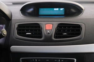Седан Renault Fluence 2011 года, 749000 рублей, Омск