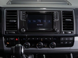 Минивэн Volkswagen Multivan 2018 года, 4770000 рублей, Тюмень