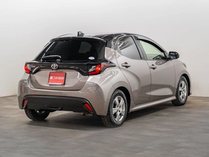 Хетчбэк Toyota Yaris 2020 года, 1177000 рублей, Красноярск