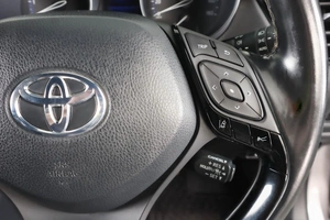 Внедорожник Toyota C-HR 2018 года, 1949000 рублей, Пермь