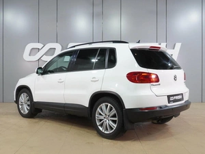 Внедорожник Volkswagen Tiguan 2013 года, 1579000 рублей, Воронеж