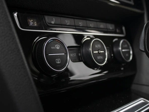 Универсал Volkswagen Passat 2016 года, 1570000 рублей, Омск