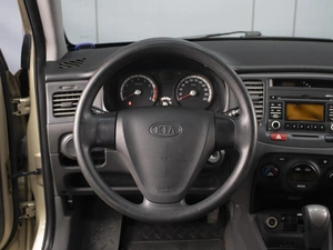 Хетчбэк Kia Rio 2009 года, 600000 рублей, Омск