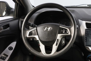 Седан Hyundai Solaris 2016 года, 679000 рублей, Новосибирск