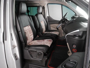 Минивэн Ford Tourneo Custom 2014 года, 2461000 рублей, Красный Пахарь