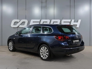 Универсал Opel Astra 2011 года, 899000 рублей, Воронеж