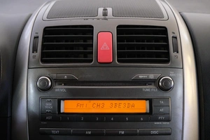 Хетчбэк Toyota Auris 2008 года, 699000 рублей, Омск