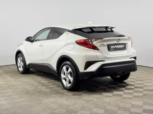 Внедорожник Toyota C-HR 2018 года, 1919900 рублей, Казань