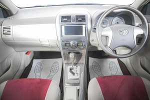 Седан Toyota Corolla Axio 2012 года, 1359000 рублей, Кемерово