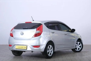 Хетчбэк Hyundai Solaris 2013 года, 919000 рублей, Омск