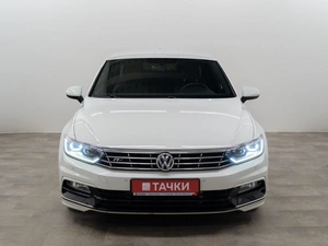 Седан Volkswagen Passat 2018 года, 2300000 рублей, Красноярск