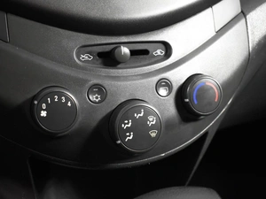 Хетчбэк Chevrolet Spark 2012 года, 598100 рублей, Казань
