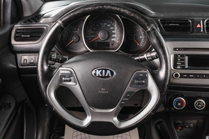 Седан Kia Rio 2016 года, 999000 рублей, Тюмень