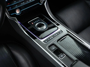 Седан Jaguar XF 2019 года, 2697077 рублей, Москва